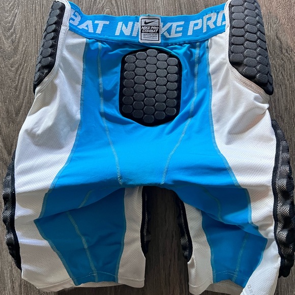 NIKE PRO COMBAT football padded shorts men’s XL - Picture 7 of 10